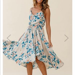 Selfie Leslie floral dress